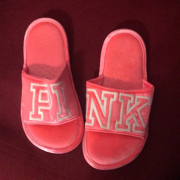 Pink slippers - Picture 3 of 4